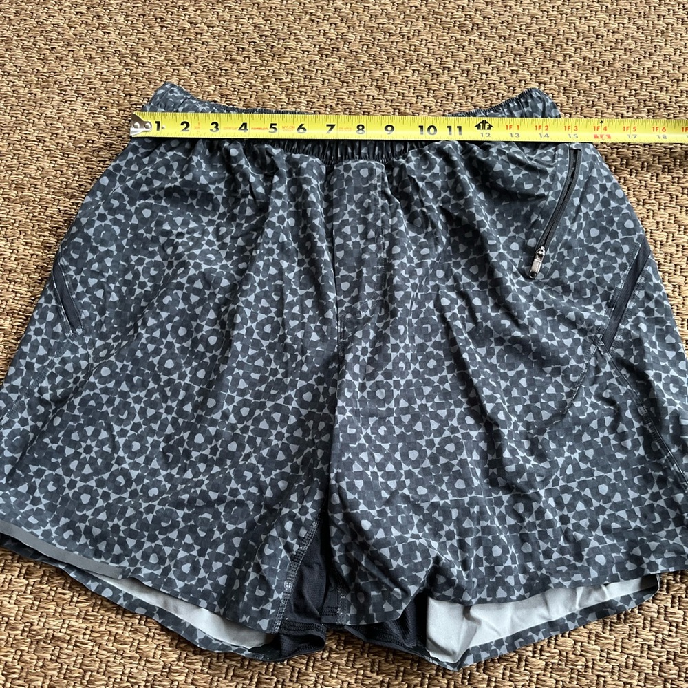 Men’s Lululemon patterned gray and black shorts.  Size M. Like new